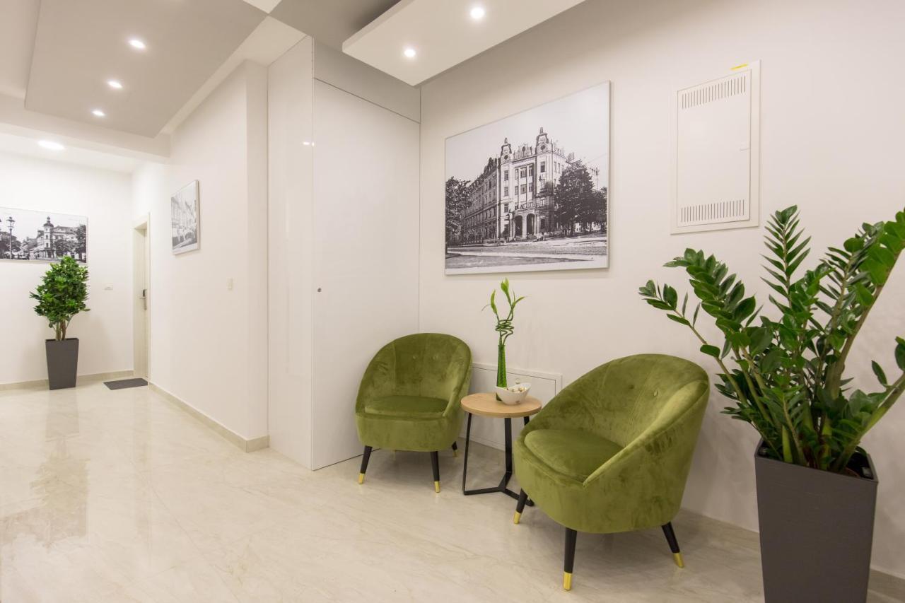 Apartmani I Sobe Pejacevic オシエク エクステリア 写真