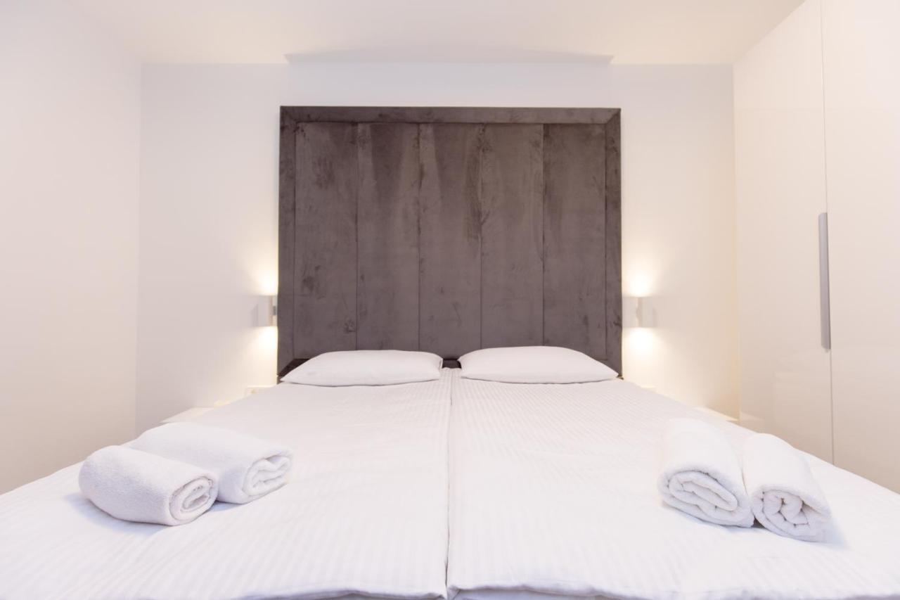 Apartmani I Sobe Pejacevic オシエク エクステリア 写真