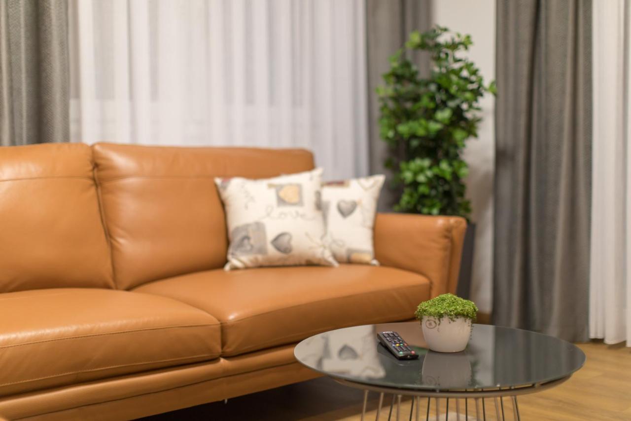 Apartmani I Sobe Pejacevic オシエク エクステリア 写真