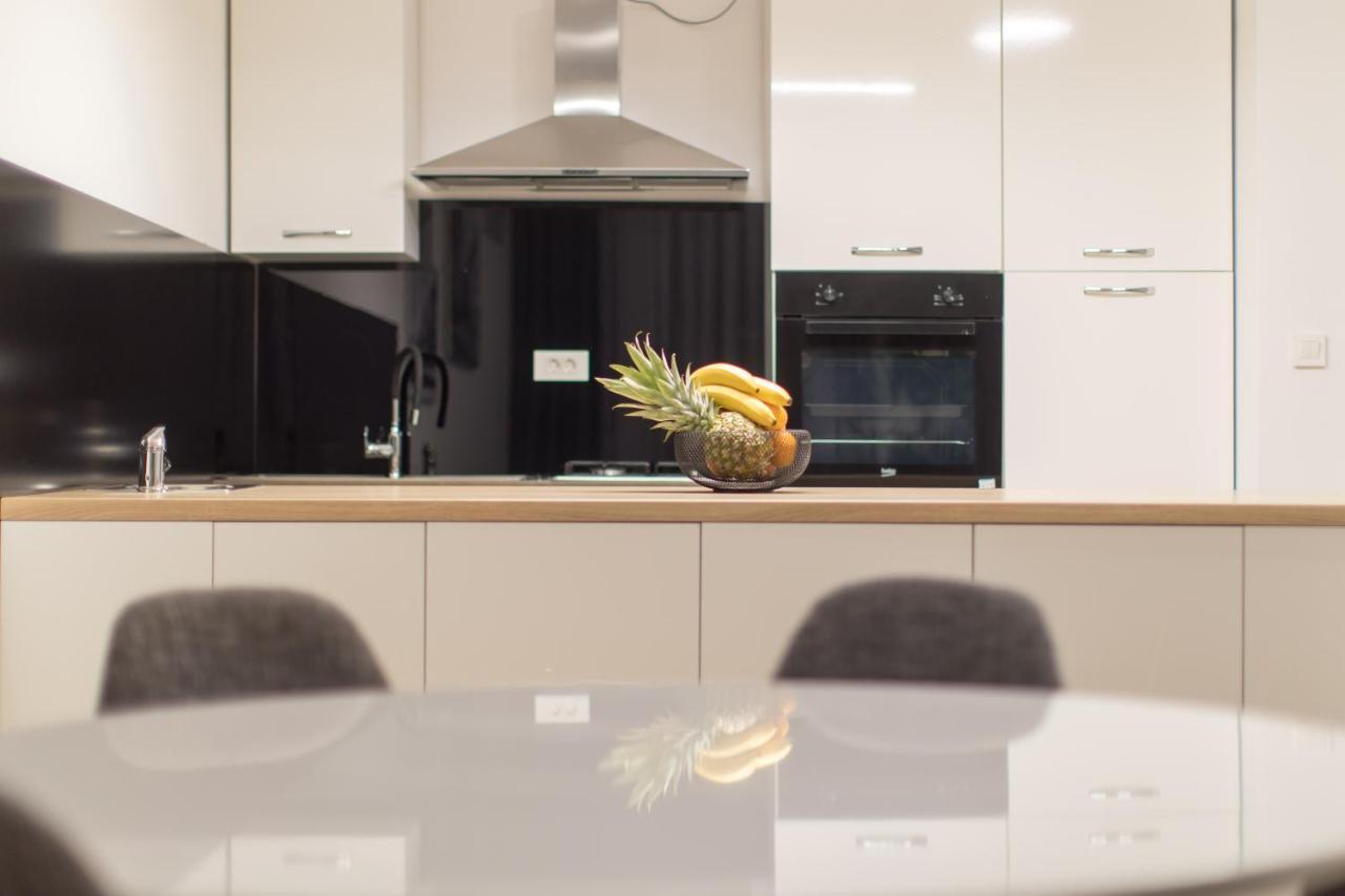Apartmani I Sobe Pejacevic オシエク エクステリア 写真