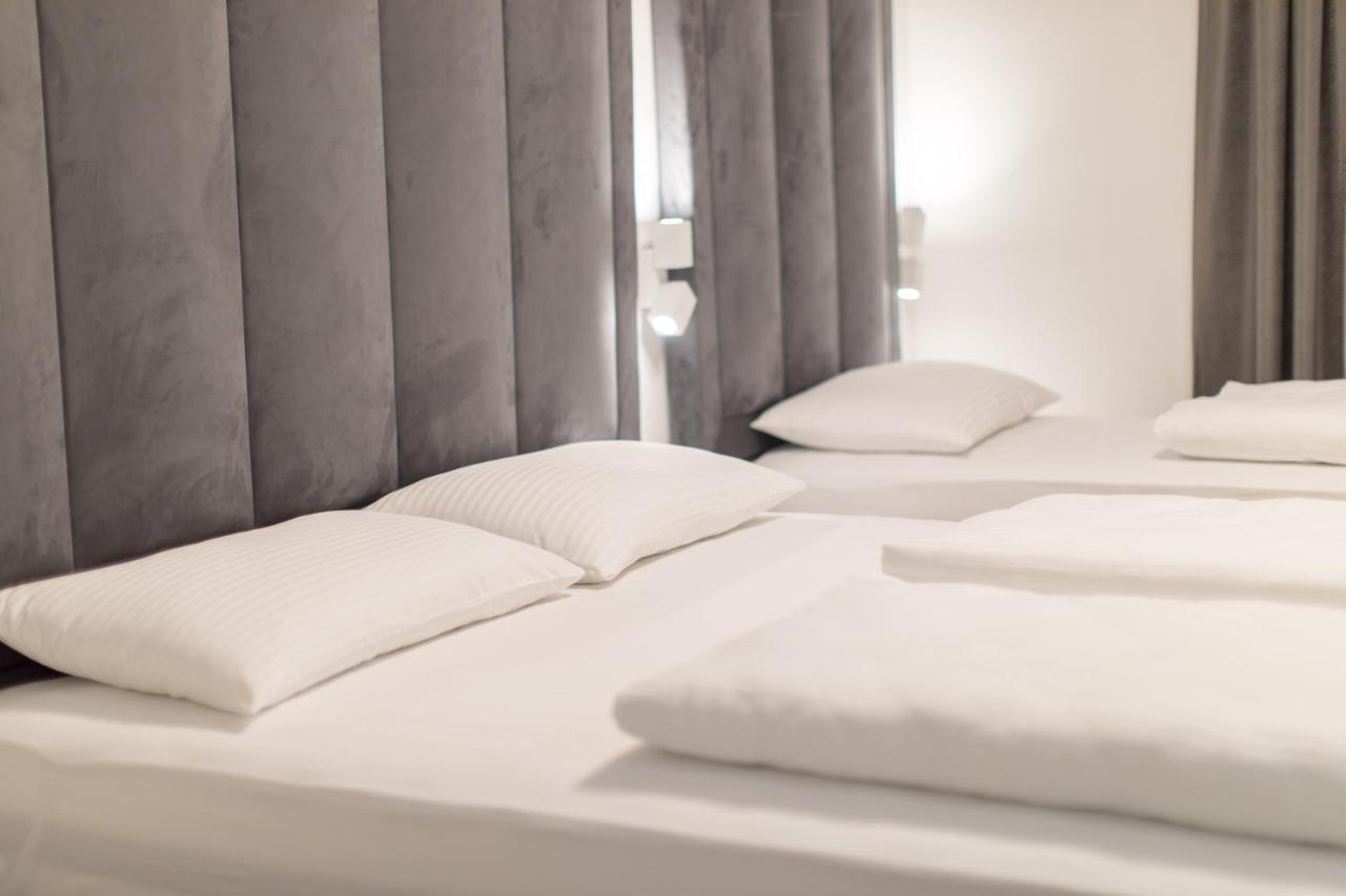 Apartmani I Sobe Pejacevic オシエク エクステリア 写真