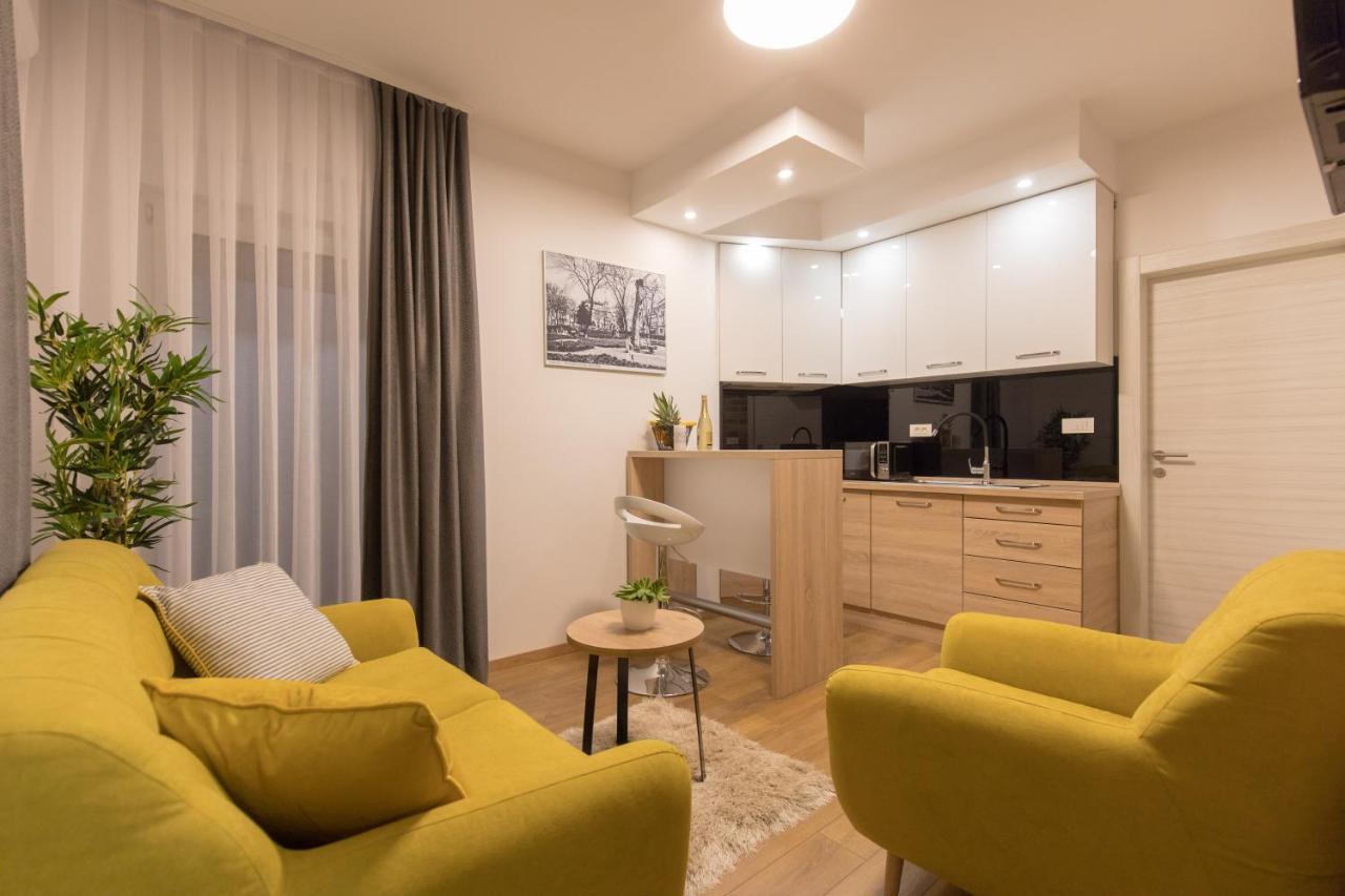 Apartmani I Sobe Pejacevic オシエク エクステリア 写真