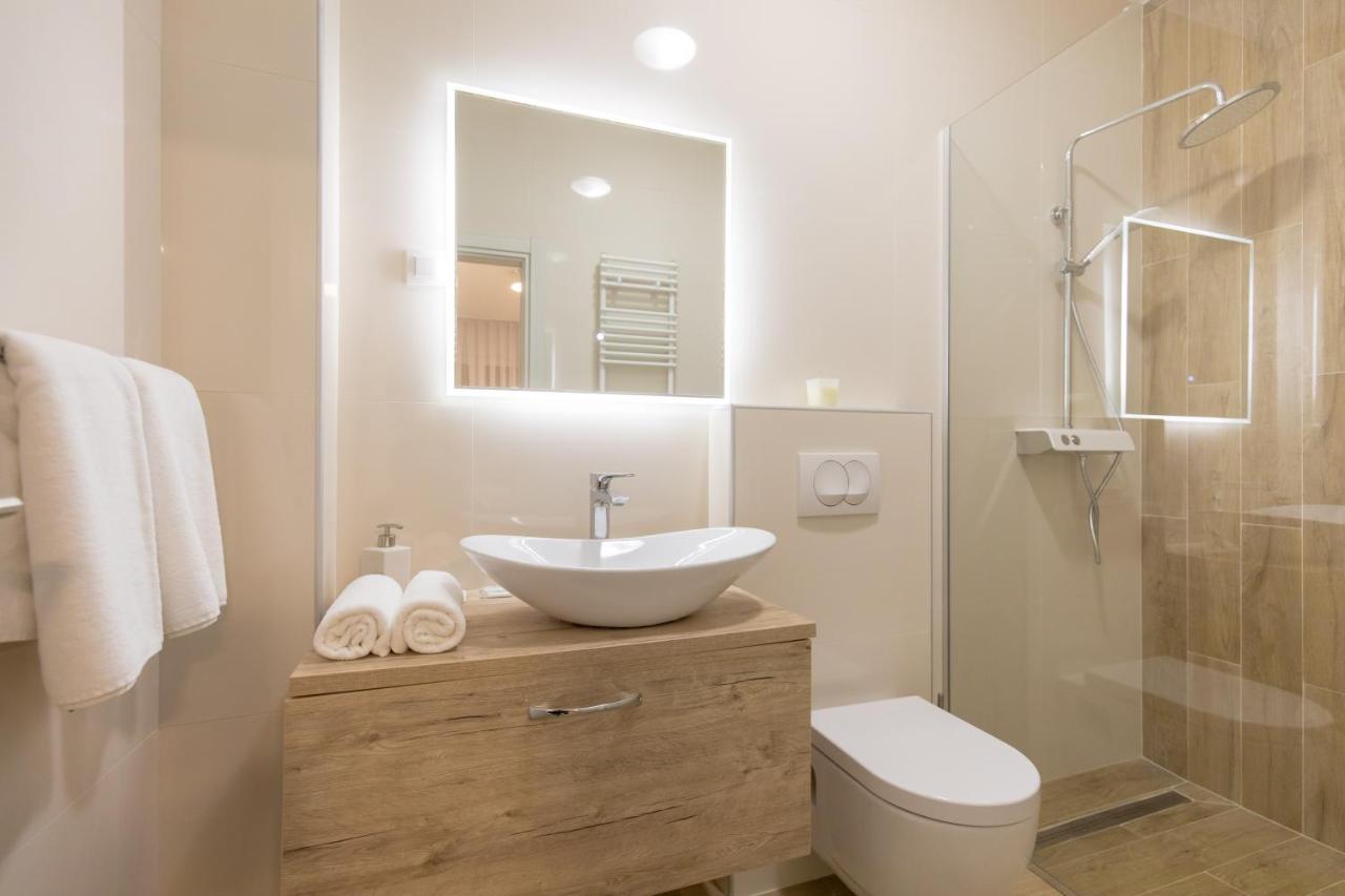 Apartmani I Sobe Pejacevic オシエク エクステリア 写真
