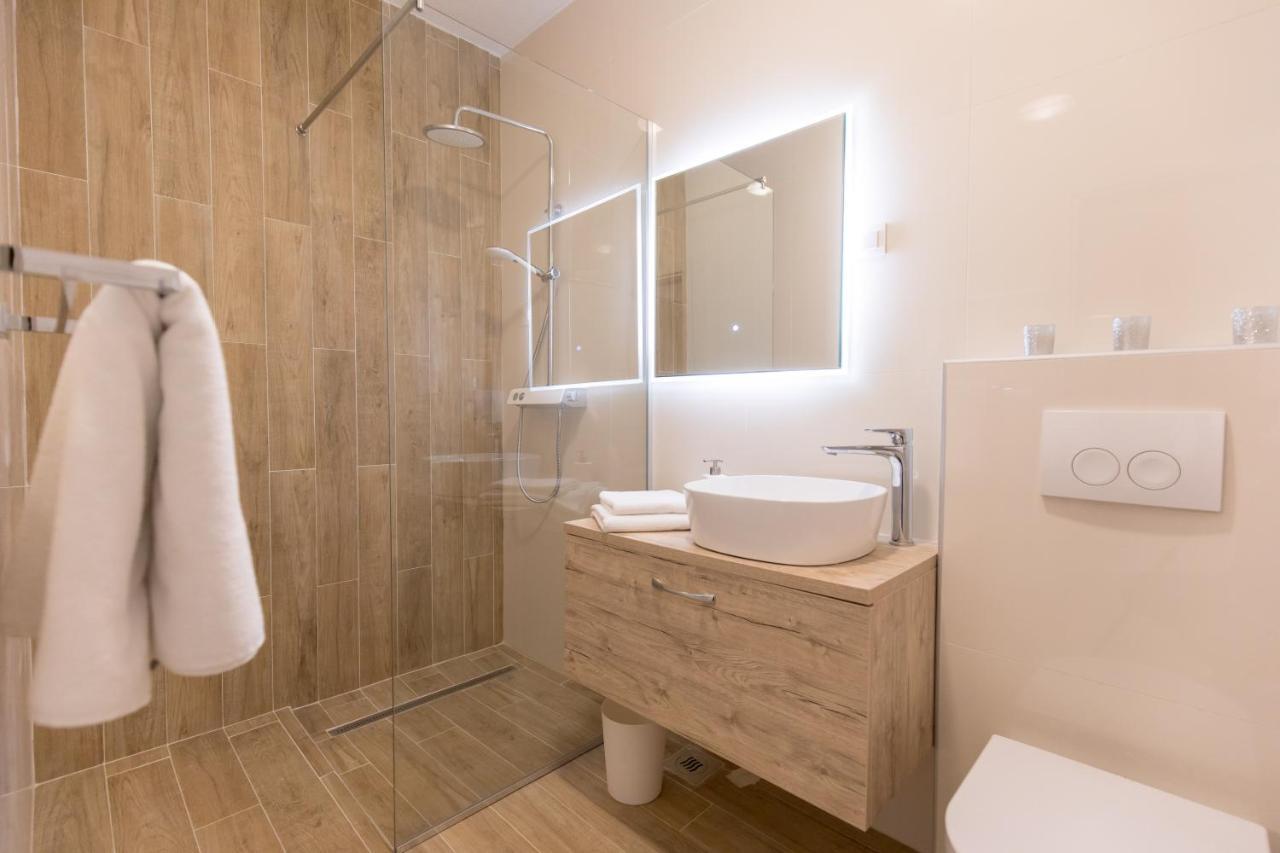 Apartmani I Sobe Pejacevic オシエク エクステリア 写真