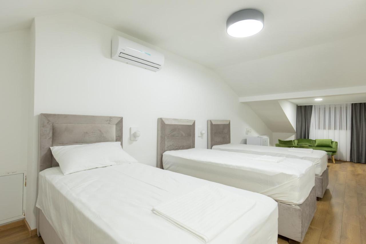 Apartmani I Sobe Pejacevic オシエク エクステリア 写真
